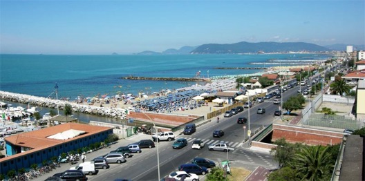 marina-di-massa-vista-portovenere